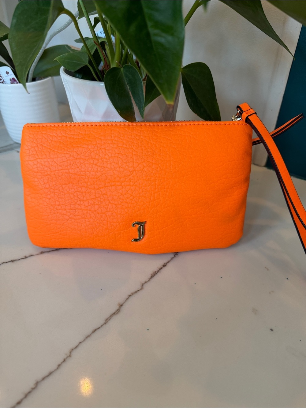 Juicy Couture Bright Orange Pleated Wristlet Clutch - Picture 2 of 4
